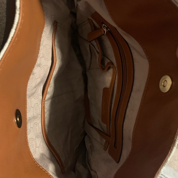 Large Michael Kors bag. Used once. - Picture 4 of 4